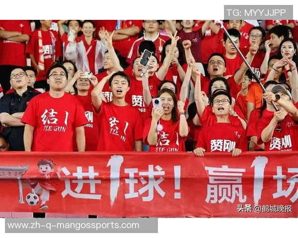 中国足球第一代球星的崛起与影响力：从拼搏到荣耀的奋斗历程